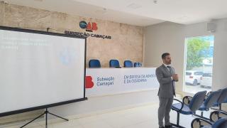 Delegado Elton Sodré em palestra.jpg