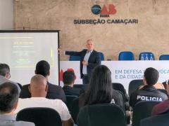 Delegado Fábio Lordello palestrando