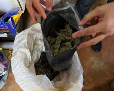  Ação realizada pela Polícia Civil encontrou entorpecentes, munições e insumos usados no preparo de maconha tipo “ice” e “skunk”