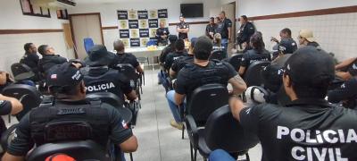 Apoio: Mandados judiciais são cumpridos contra investigados por crimes sexuais contra crianças e adolescentes.