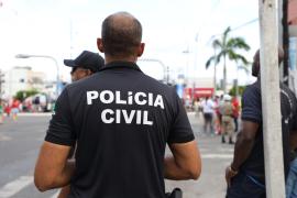 Um homem e uma mulher com tornozeleira eletrônica foram presos descumprindo uma ordem judicial de recolhimento domiciliar 