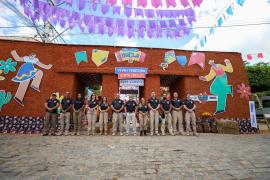 A estrutura montada na Praça Régis Pacheco garante atendimento contínuo e clima é de tranquilidade