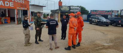 A ação conjunta apreende mais de 3,2 mil artefatos irregulares e constata diversas irregularidades em estruturas de comércio no Recôncavo