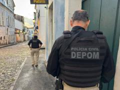 Mandados judiciais são cumpridos durante a primeira fase da Operação Mirakel, em Salvador. Mais de 20 farmácias foram atacadas pelos criminosos na capital baiana