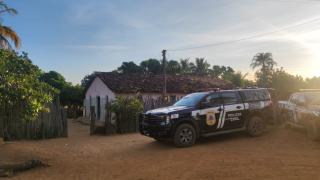 Os mandados foram cumpridos nas zonas rurais de Cristópolis e Baianópolis; dois investigados por homicídio foram presos