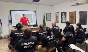 A ação visa capacitar os servidores no uso de dois armamentos