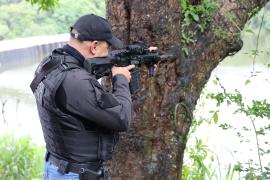 Um veículo subaquático não tripulado é utilizado na Barragem do Cobre para auxiliar os mergulhadores