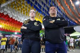 O espaço oferece atendimento direto à população e acolhimento especializado a grupos vulneráveis durante os festejos