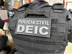 Centenas de carteiras de identidade falsas foram apreendidas com um suspeito de estelionato