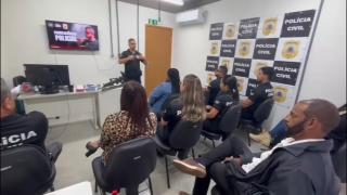 A capacitação reforça técnicas operacionais e aperfeiçoa a segurança dos policiais no atendimento à população