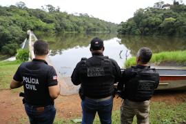 Incursão com apoio de mergulhadores ocorreu na Barragem do Cobre, mas os corpos não foram localizados