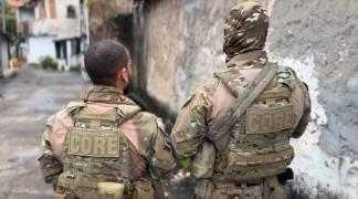 O mandado de prisão por roubo foi cumprido durante levantamentos investigativos sobre ataque a tiros no bairro