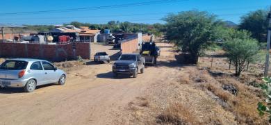 O maquinário, avaliado em meio milhão de reais, foi localizado em uma propriedade às margens da BR-030