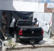  O carro foi localizado em Uauá após o autor simular negociação pela internet e fugir com o veículo destruindo a cancela de um shopping