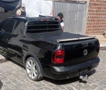  O carro foi localizado em Uauá após o autor simular negociação pela internet e fugir com o veículo destruindo a cancela de um shopping