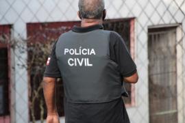 Criança de 10 anos sofreu queimaduras após o investigado atear fogo na casa da irmã da ex-companheira