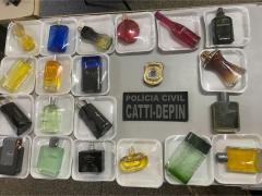 Perfumes falsificados e materiais usados no crime foram apreendidos e serão periciados