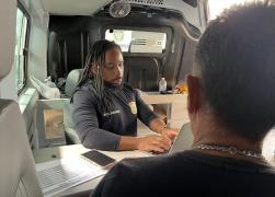 A ação integrada da Polícia Civil, reuniu serviços da Defensoria Pública e Sepromi na Estação da Lapa