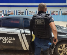 Porções de cocaína, maconha, celulares e dinheiro foram apreendidos em um imóvel no bairro Salomão