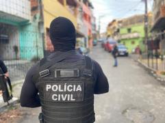 Dois celulares, um notebook e diversos documentos foram apreendidos durante cumprimento de mandado judicial