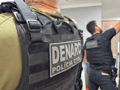 Ação do Denarc flagrou transporte de drogas em veículo no bairro de Pirajá