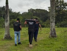 O suspeito fugiu por quatro anos com uma das vítimas