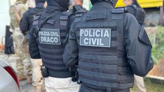 Ação coordenada pelo Draco resulta em seis prisões e apreensões na capital e no interior do estado