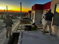 Ação envolve efetivo de 100 policiais civis em Vitória da Conquista e Barra do Choça