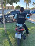 Veículo apresentava CRLV falso e sinais identificadores adulterados