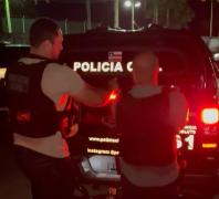 Na ação, armas, veículos e centenas de objetos de origem ilícita também foram apreendidos