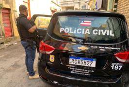 Um homem de 32 anos, apontado como autor do homicídio, não foi localizado e permanece foragido