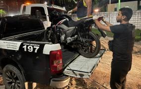 O veículo foi localizado em área de mata após investigação