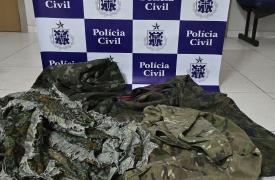 Ação conjunta da Polícia Civil e da PM resultou em confronto e apreensão de armamento pesado em imóvel usado por criminosos em Porto Seguro