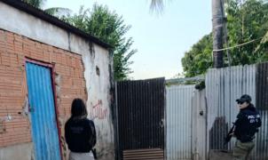 Além da criança de 10 anos, ele é acusado de ter cometido abusos sexuais contra a mãe da menina