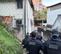 Equipes já cumpriram sete mandados de busca e apreensão e um de prisão, em Salvador e em Lençóis