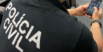 O suspeito de 28 anos foi preso durante cumprimento de mandado de busca