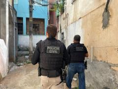 Suspeito invadiu a casa da ex-companheira, agrediu a vítima e danificou o celular dela 