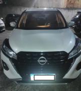 O carro circulava normalmente, utilizando uma placa adulterada