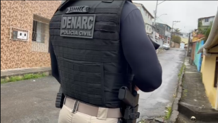 Ação do Denarc cumpre mandados judiciais na Bahia e em São Paulo contra grupo liderado por influencer digital