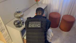 Em Vitória da Conquista, a suspeita é apurada por promover rifas ilegais, jogos virtuais e ocultar valores ilícitos por meio de uma loja de roupas