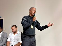 A iniciativa reuniu cerca de 200 alunos da Educação de Jovens e Adultos (EJA), além de professores, gestores escolares, conselheiros tutelares e autoridades municipais