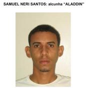 A Justiça autorizou a divulgação de fotos e nomes dos foragidos. A ação da Polícia Civil já prendeu 18 suspeitos e busca localizar outros integrantes do grupo criminoso na Operação Castelo de Cartas