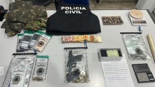 A ação foi deflagrada após a identificação de pontos de comercialização de entorpecentes e de suspeitos de envolvimento em homicídios e delitos correlatos na região