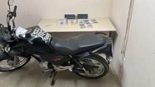 Durante cumprimento de mandados, equipes apreenderam drogas, celulares e motocicleta roubada