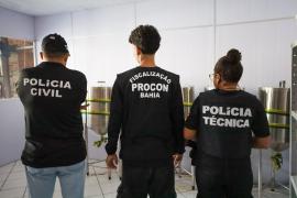 A ação conjunta fiscaliza pontos comerciais em Pernambués e no Centro Histórico da capital