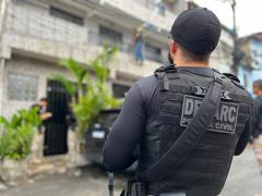 Ação do Denarc cumpre mandados judiciais na Bahia e em São Paulo contra grupo liderado por influencer digital