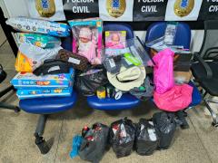 O trio vai responder por utilização de moeda falsa, organização criminosa, falsidade ideológica e corrupção de menores