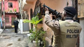 Operação Impacto reúne mais de 100 policiais civis e militares no cumprimento de mandados judiciais na capital e interior