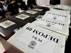 A ação mobilizou cerca de 100 profissionais, incluindo 16 equipes da Polícia Civil, além de prepostos da Vigilância Sanitária de Salvador e da ADAB