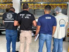 A ação mobilizou cerca de 100 profissionais, incluindo 16 equipes da Polícia Civil, além de prepostos da Vigilância Sanitária de Salvador e da ADAB
